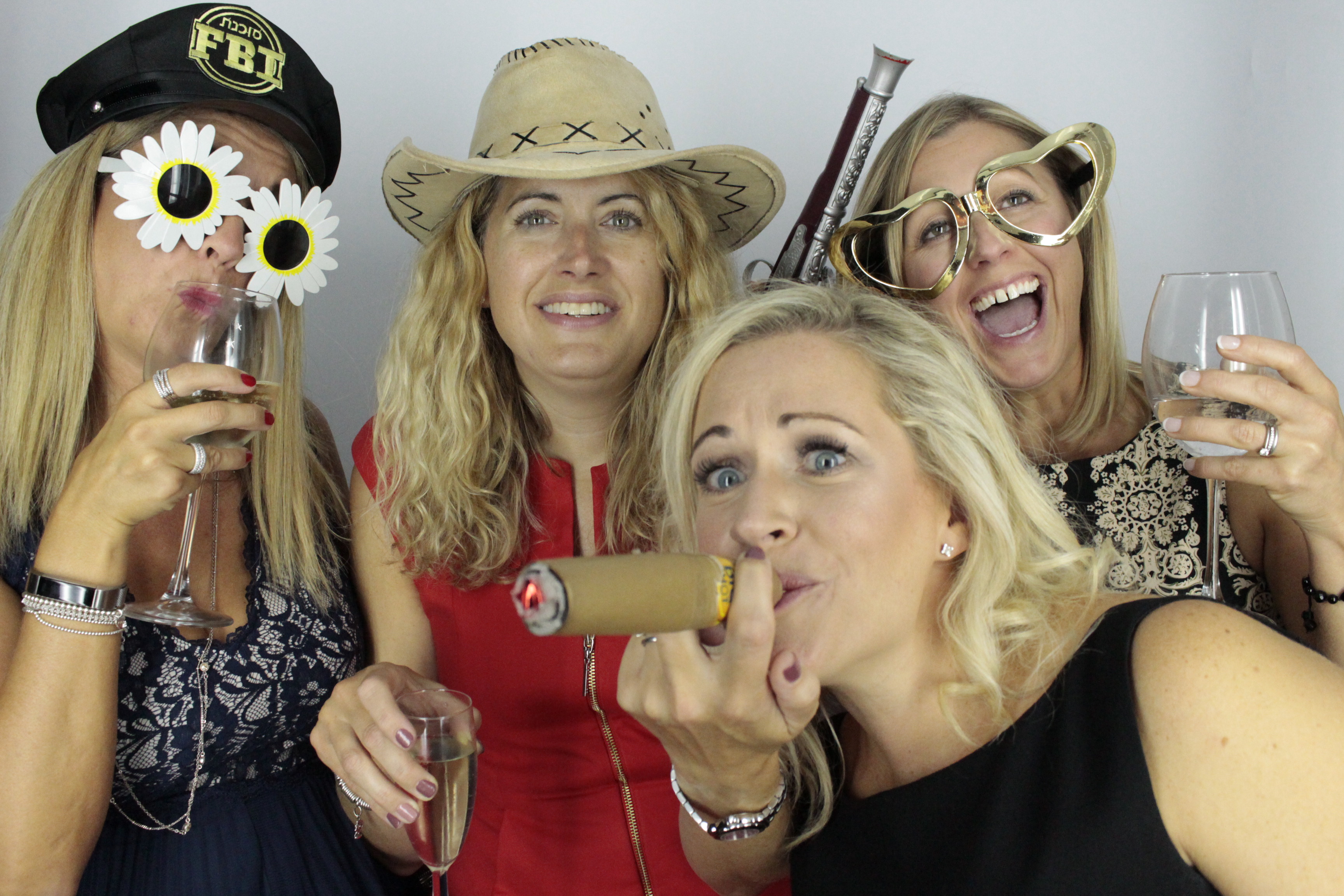 Nicola's 40th Birthday  | View more photos from the event at gallery.myphotoboothexperience.co.uk/u/MyPhotoBoothExperienceLtd/Nicolas-40th-Birthday